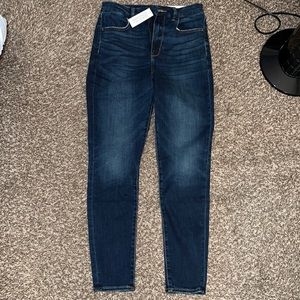 NWT American Eagle Curvy Jeans!
